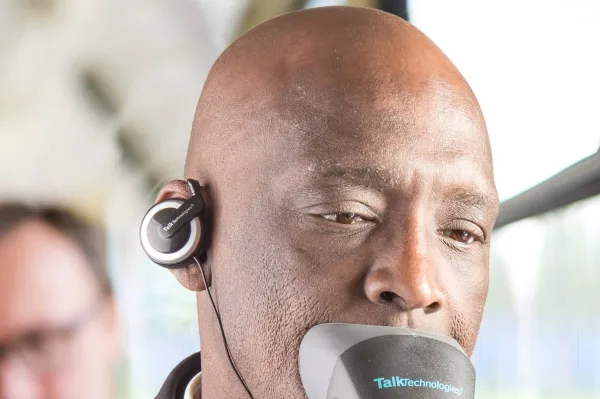 Over Ear Headphones - Image 2